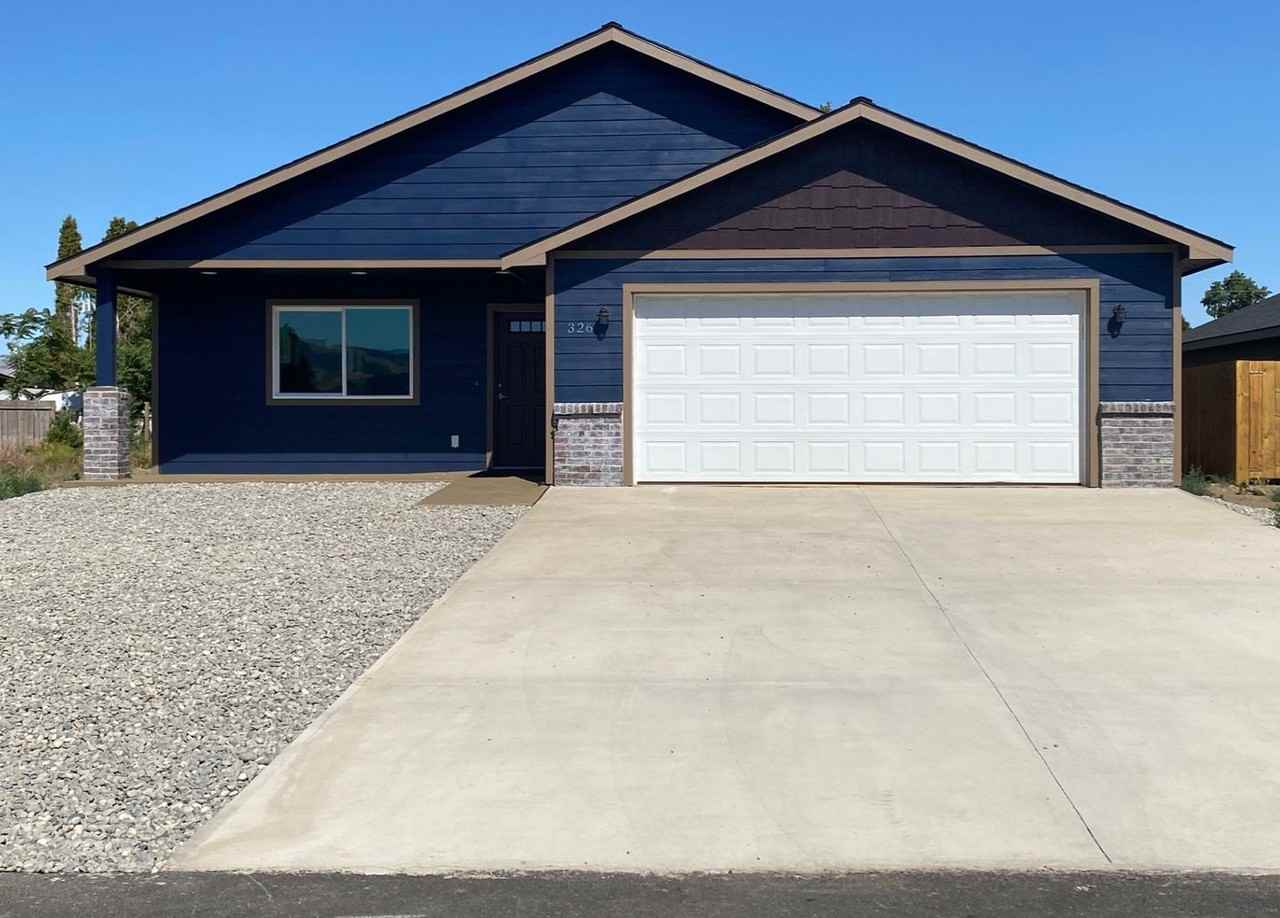 326 Lolly Ln - Photo 2 of 26