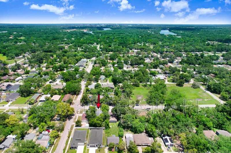 3603 Deleuil Ave - Photo 2 of 12