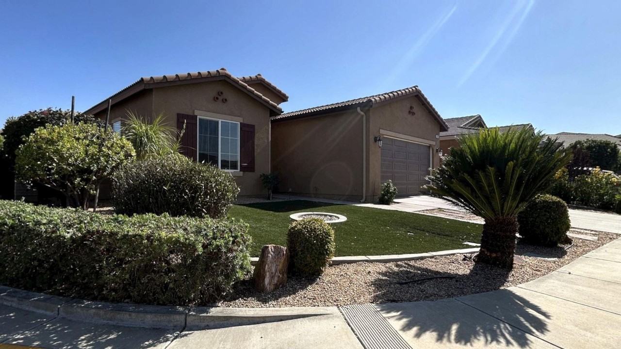 1473 Peters Canyon Park - Photo 2 of 35