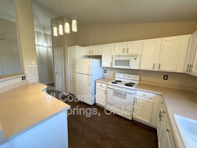 3975 Riviera Grv #202 - Photo 4 of 32