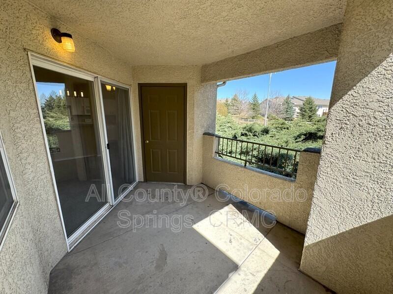 3975 Riviera Grv #202 - Photo 7 of 32