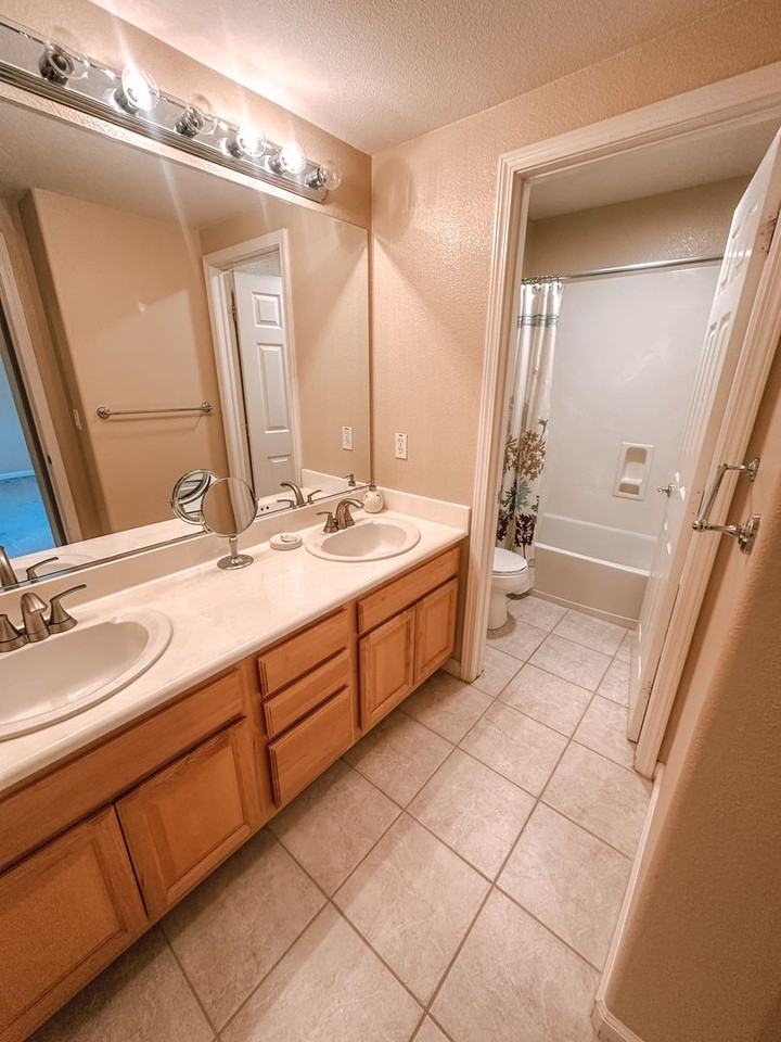 4855 Winterbrook Ave - Photo 3 of 19