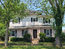 featured image of 547 Archer Ave