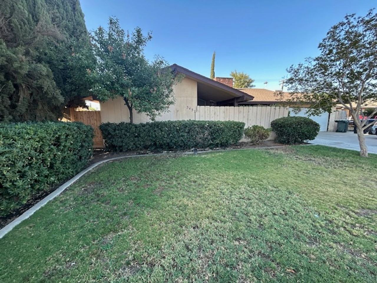 3437 W Tulare Ave - Photo 2 of 25