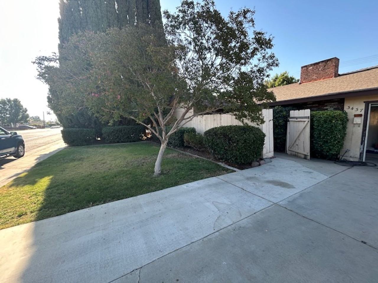 3437 W Tulare Ave - Photo 3 of 25