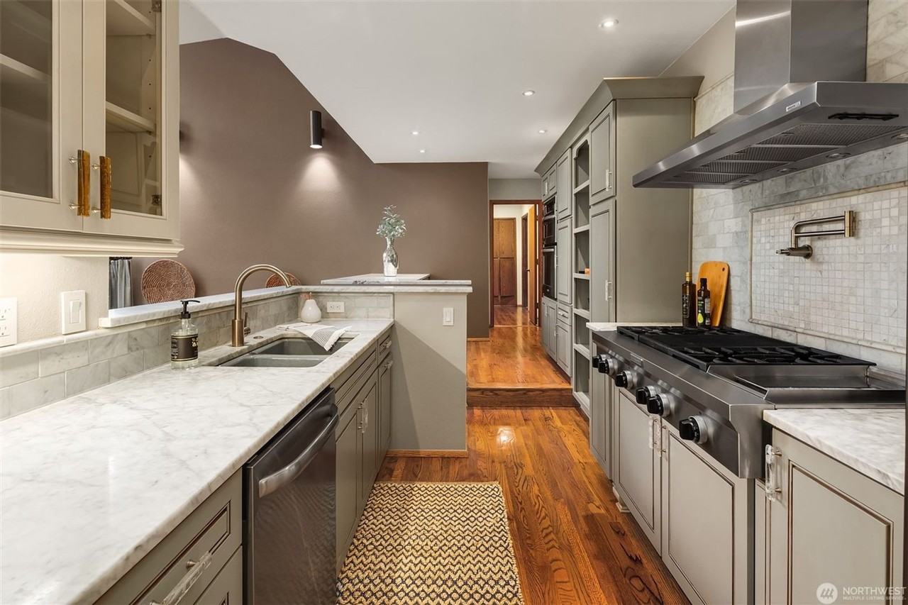 7215 175th St Sw - Photo 3 of 36