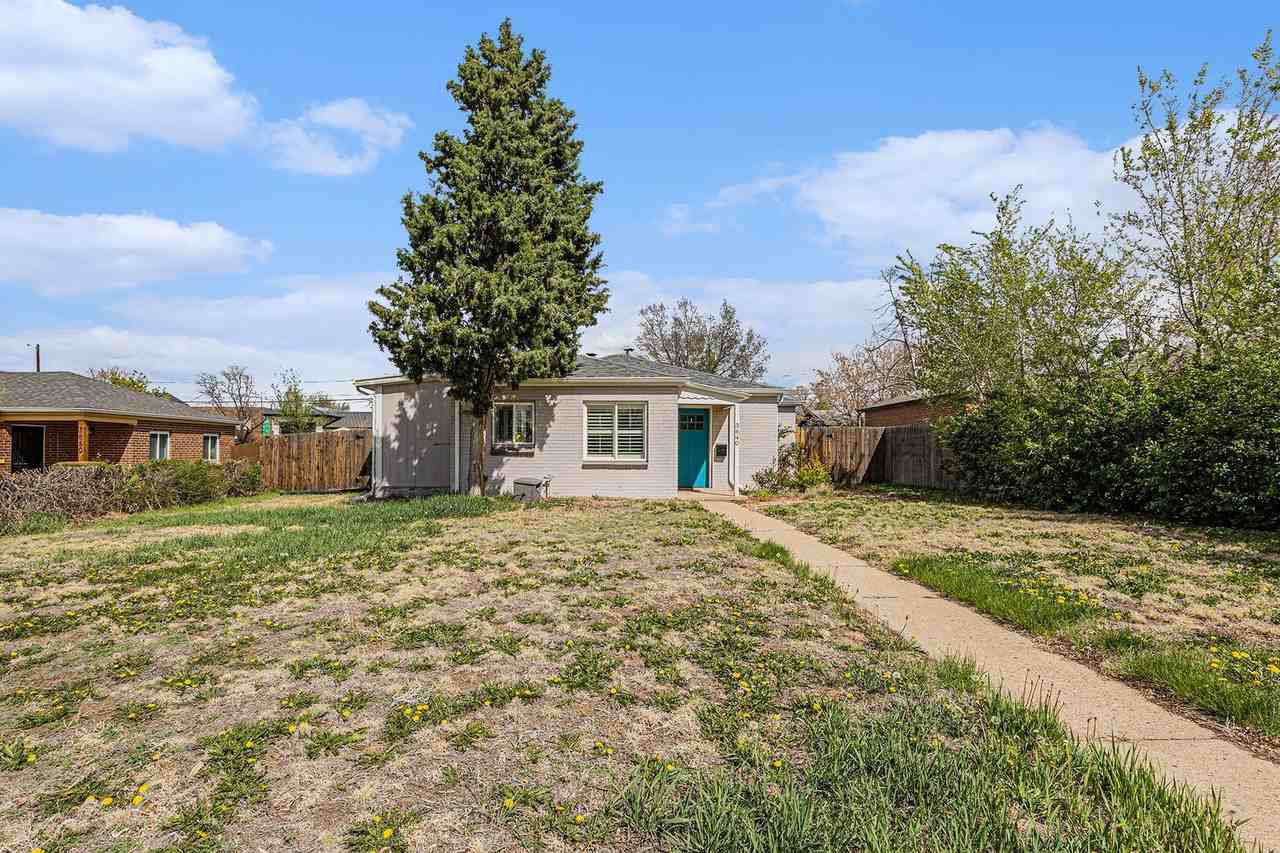 3640 N Saint Paul St - Photo 3 of 18