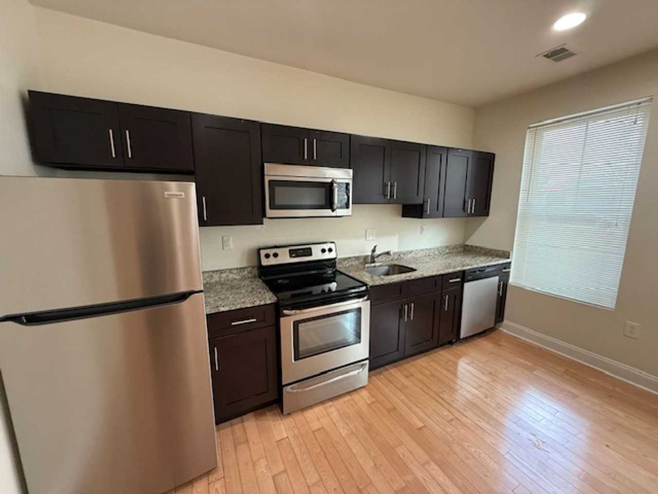 4128 Chester Ave - Photo 3 of 11