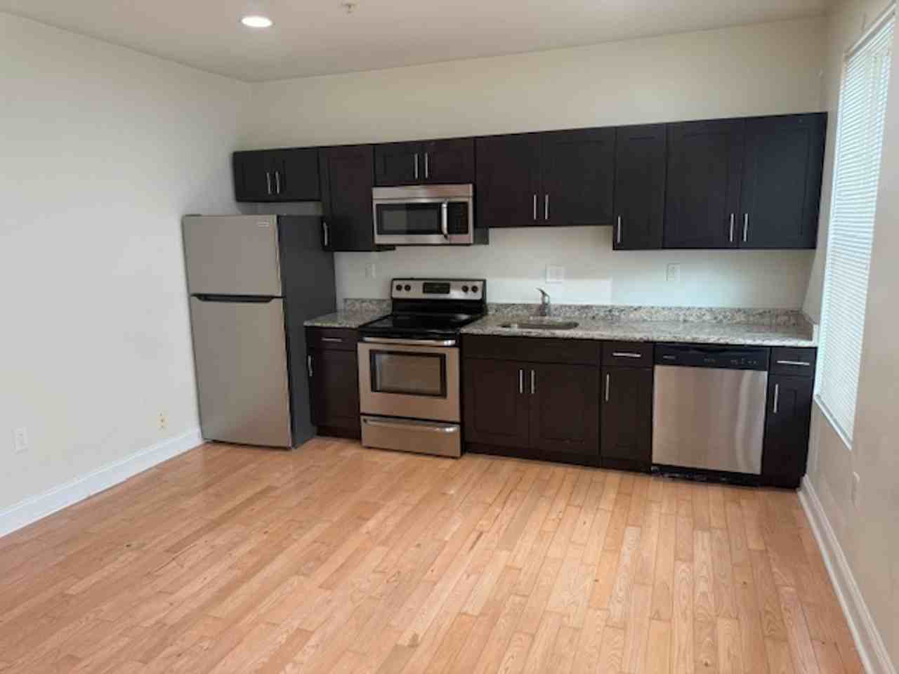 4128 Chester Ave - Photo 4 of 11