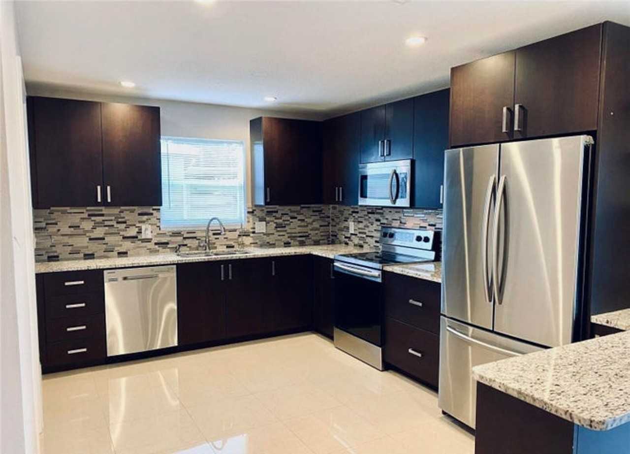 22592 Lombard Ave - Photo 2 of 12