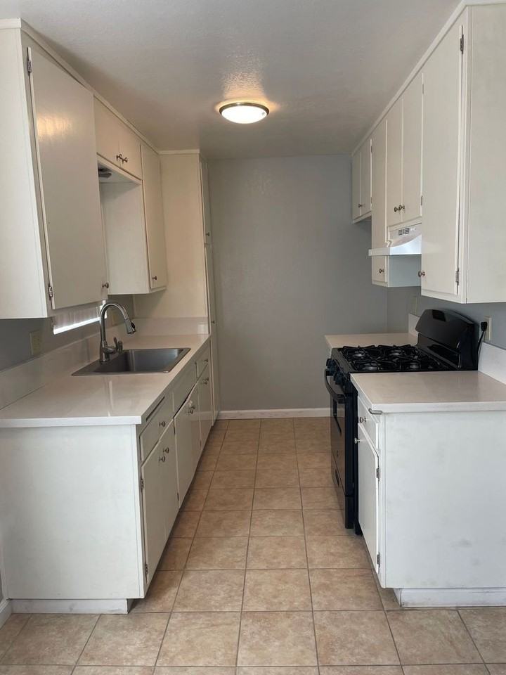225 N 7th St - Photo 2 of 10