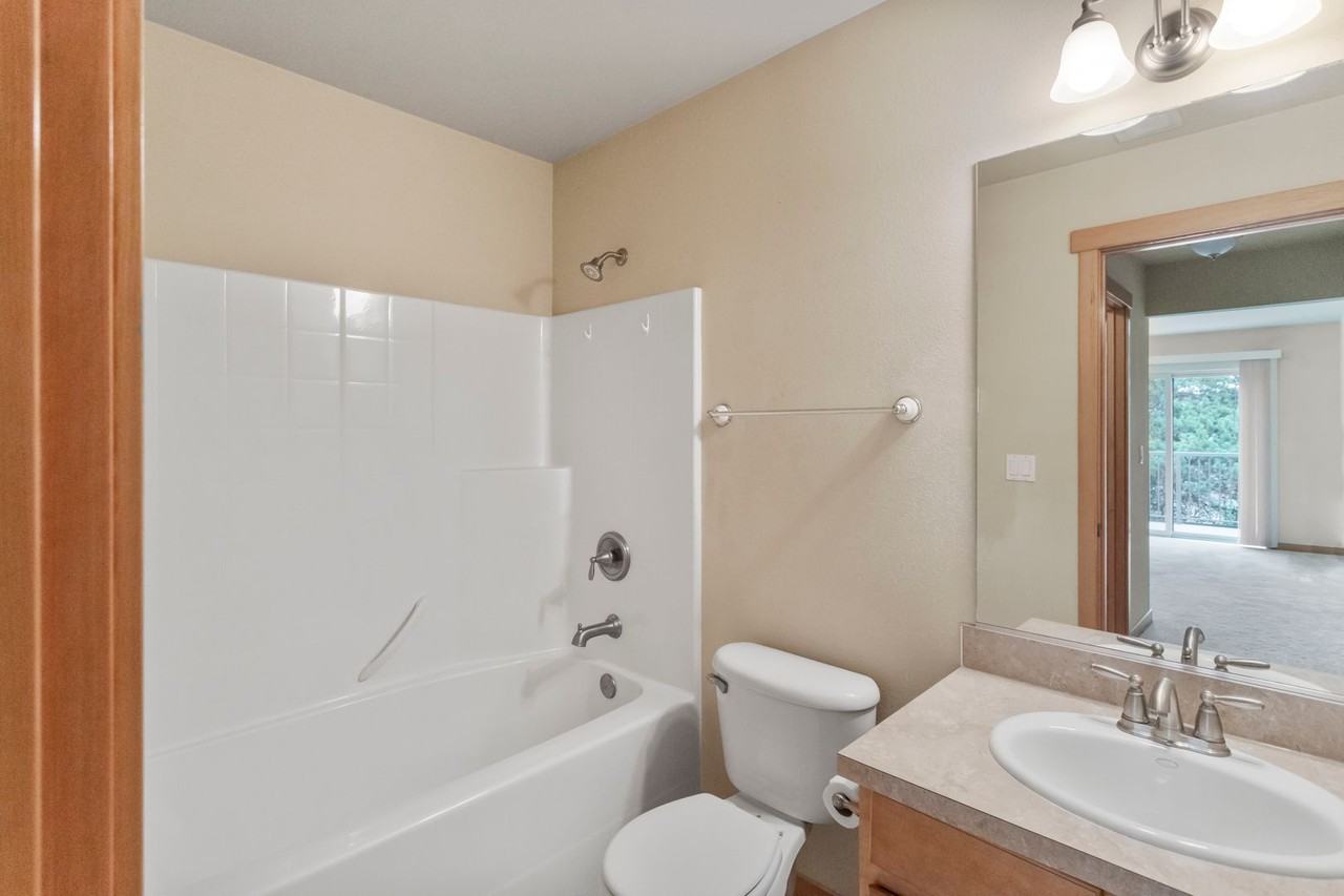 259 Se Ely St #B204 - Photo 5 of 8