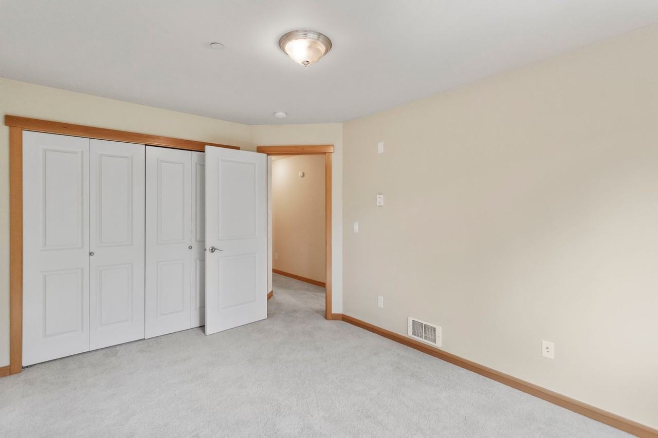 259 Se Ely St #B204 - Photo 6 of 8