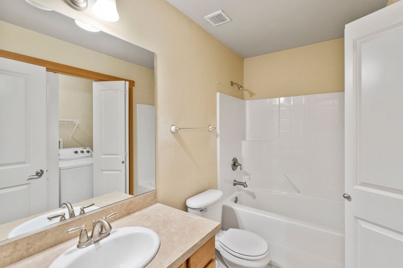 259 Se Ely St #B204 - Photo 7 of 8