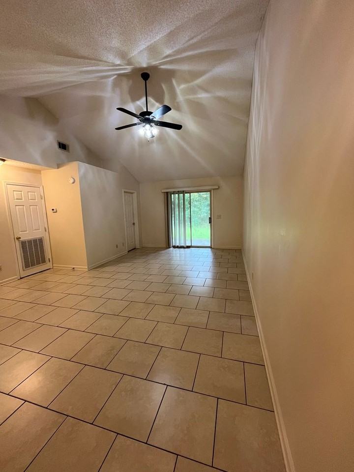 441 Admirals Walk Dr - Photo 3 of 22