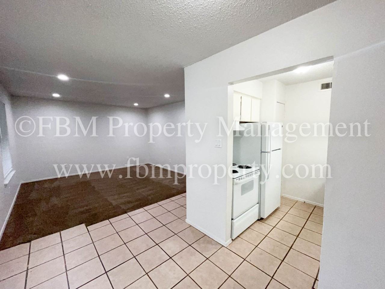 1401 N Clay St #G - Photo 6 of 15