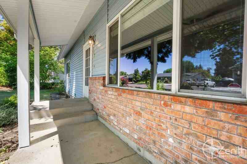 2702 Nw 108th St - Photo 2 of 38