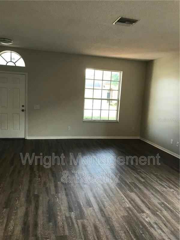 1414 Loretto Cir - Photo 3 of 26