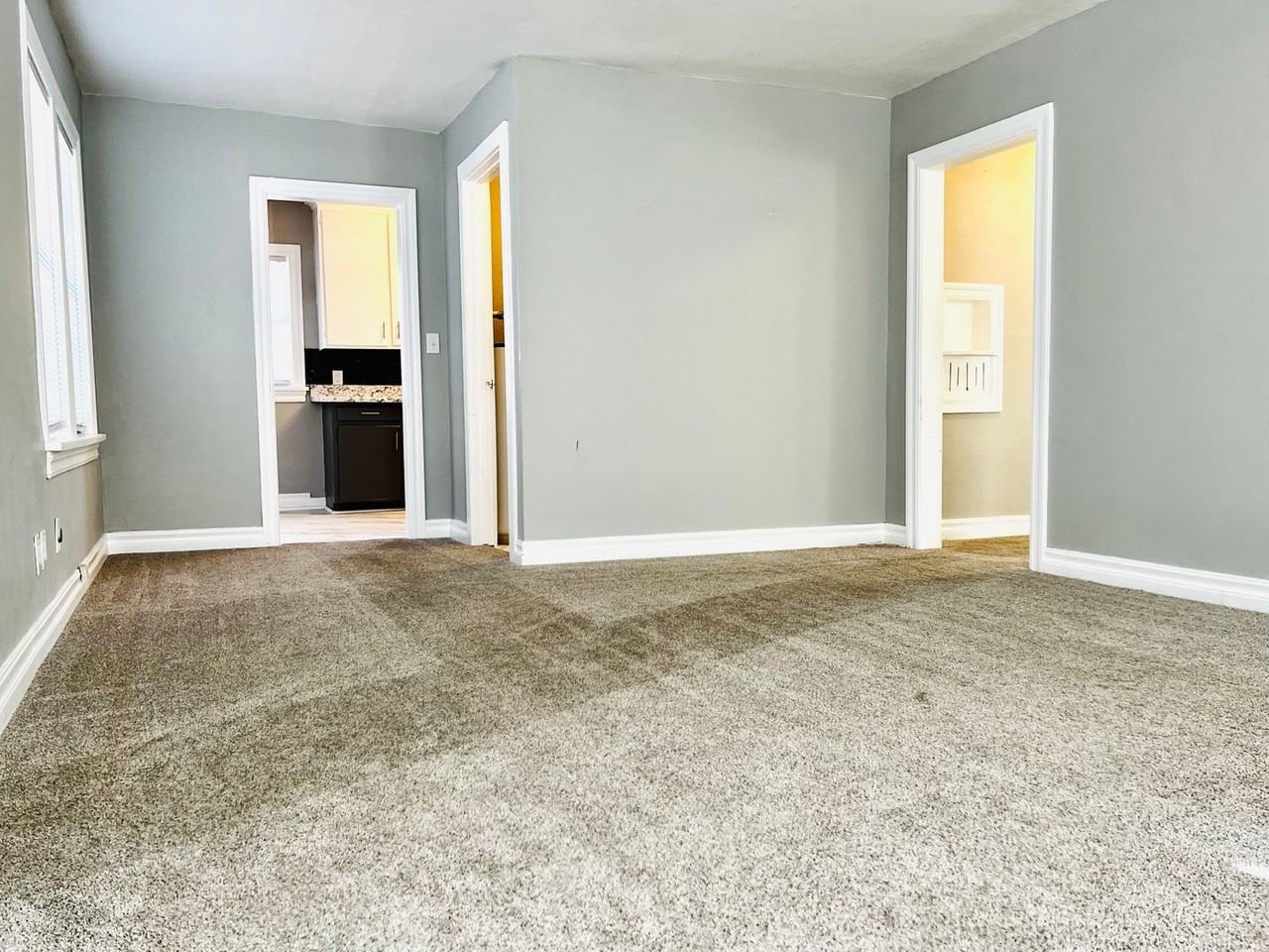 3345 Pioneer St - Photo 3 of 14