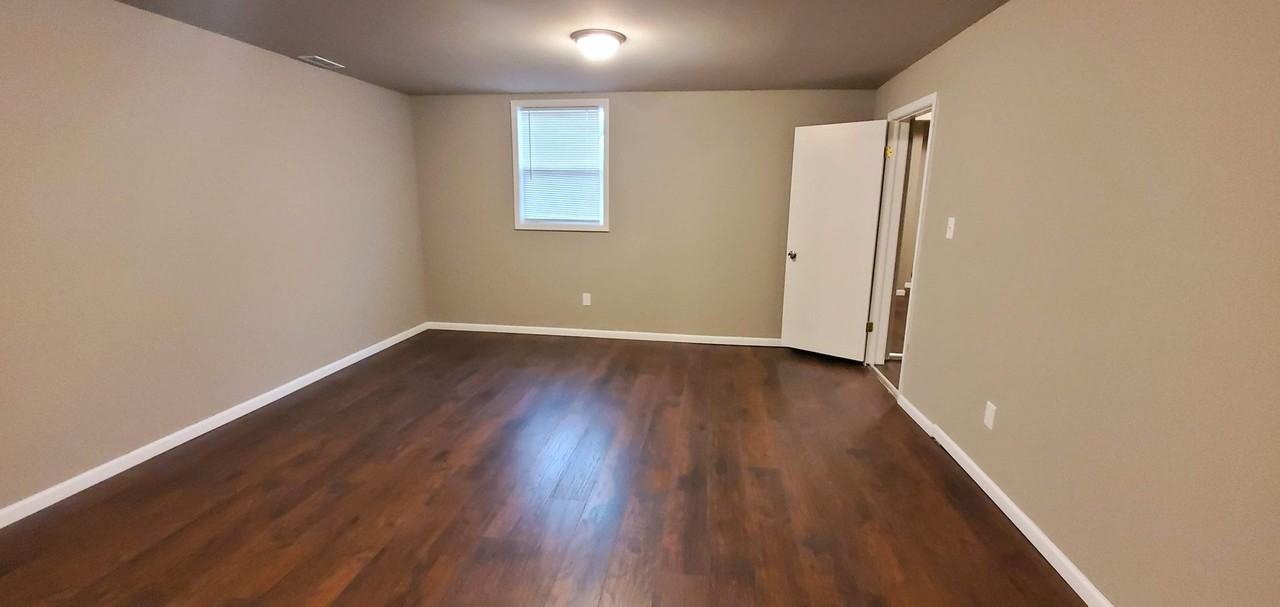 2924 Central Dr - Photo 7 of 12