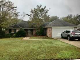 215 Winchester Dr - Photo 1 of 1