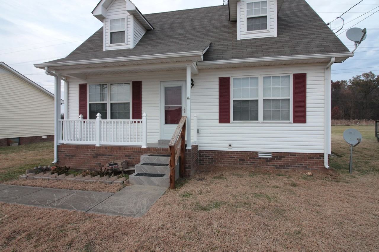 135 Waterford Drive - Photo 2 of 19