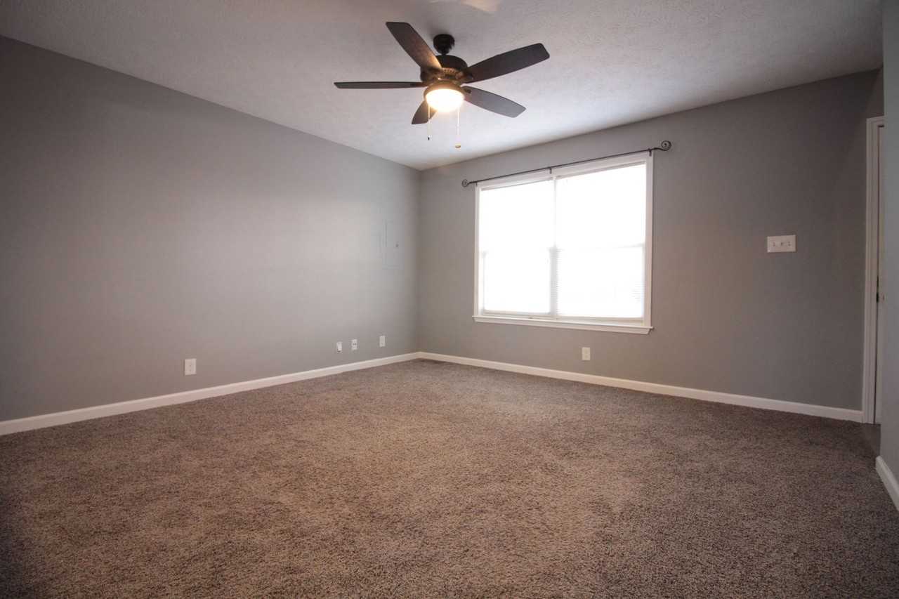 135 Waterford Drive - Photo 4 of 19