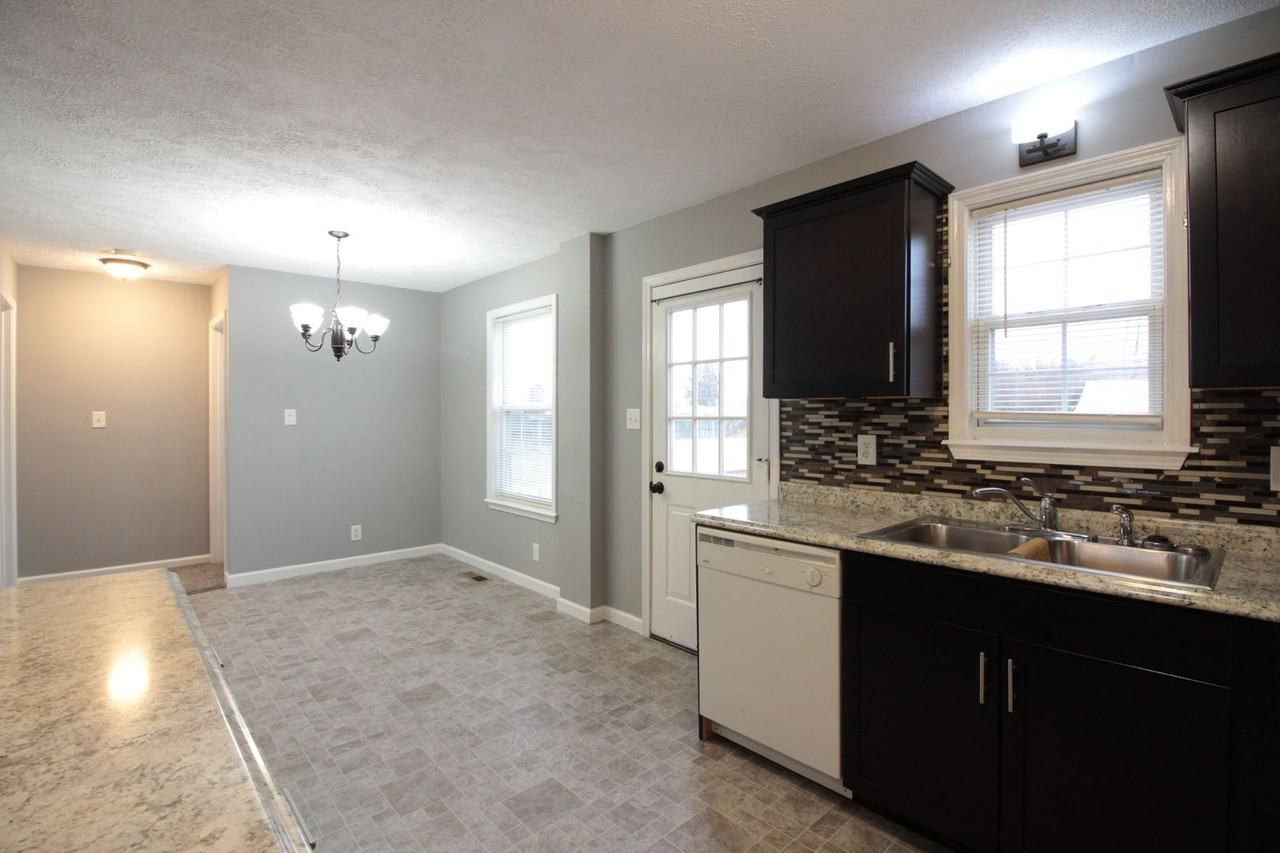 135 Waterford Drive - Photo 6 of 19