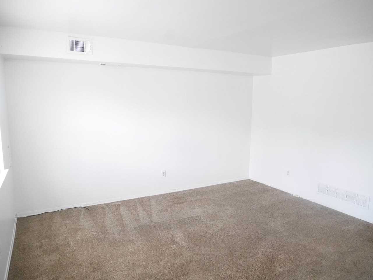 351 Willow Dr - Photo 4 of 18