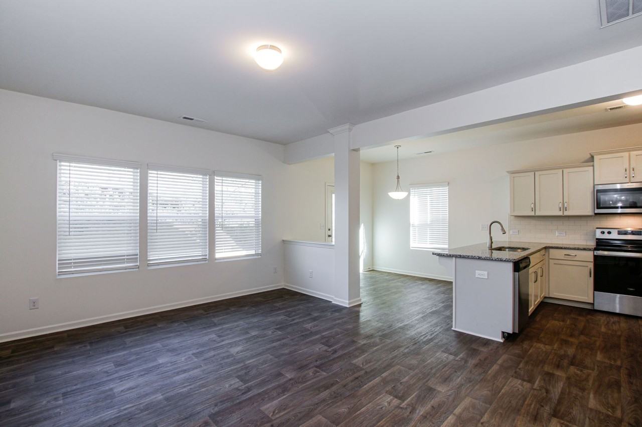 14136 Clayborn St - Photo 3 of 20