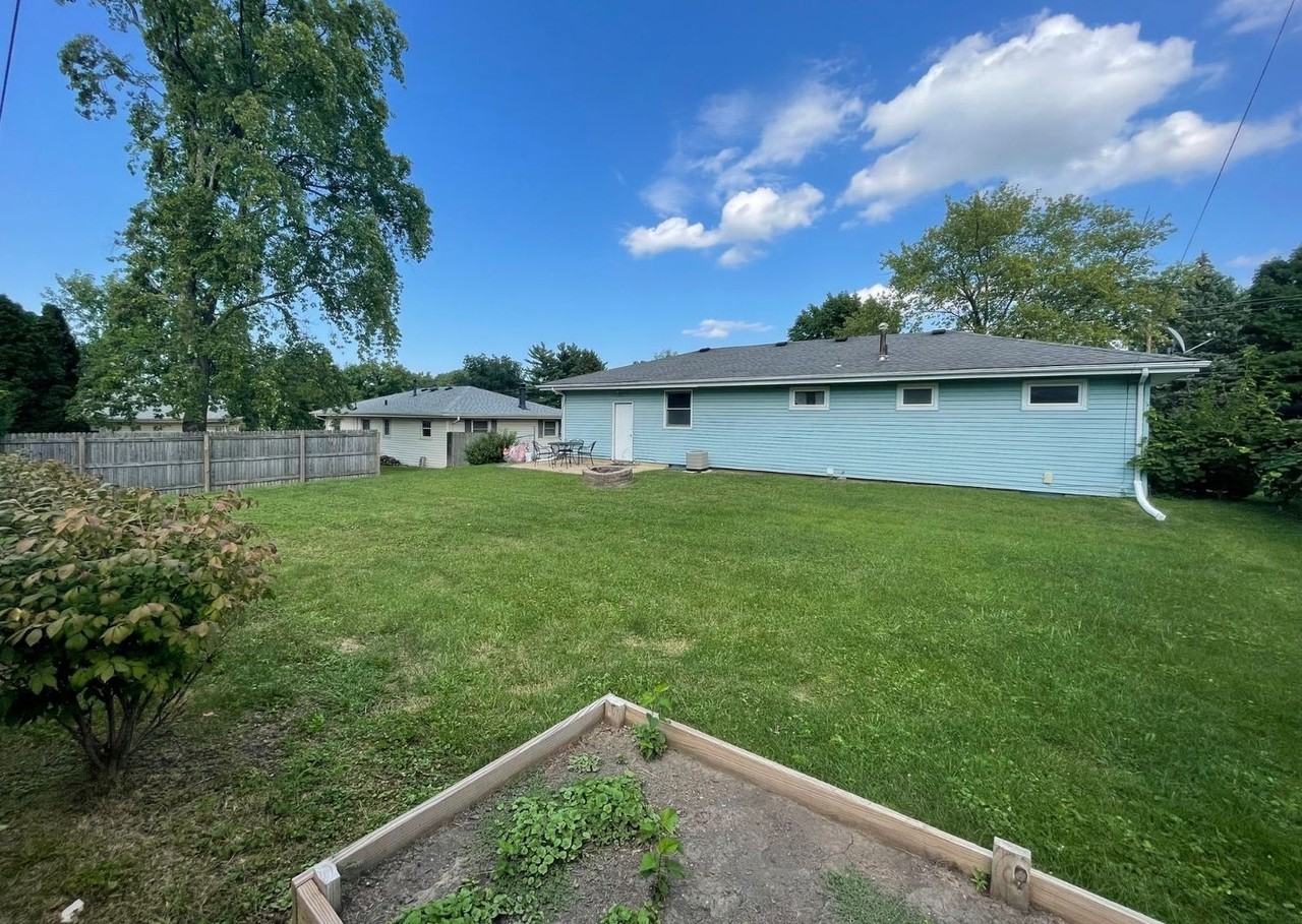 1503 Bunn St - Photo 4 of 15