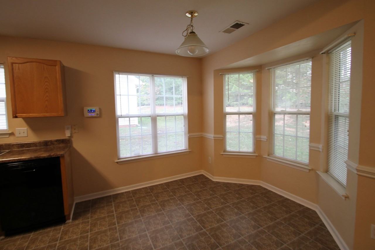 1281 Spring View Ct - Photo 6 of 25