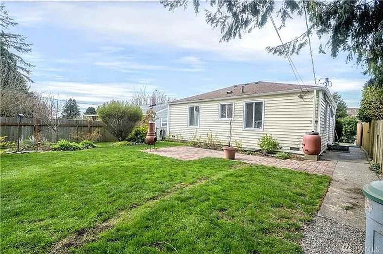 7730 31st Ave Sw - Photo 3 of 13