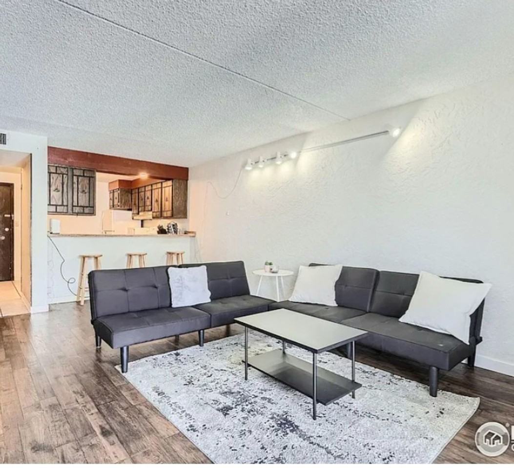 805 29th St #405 - Photo 4 of 16