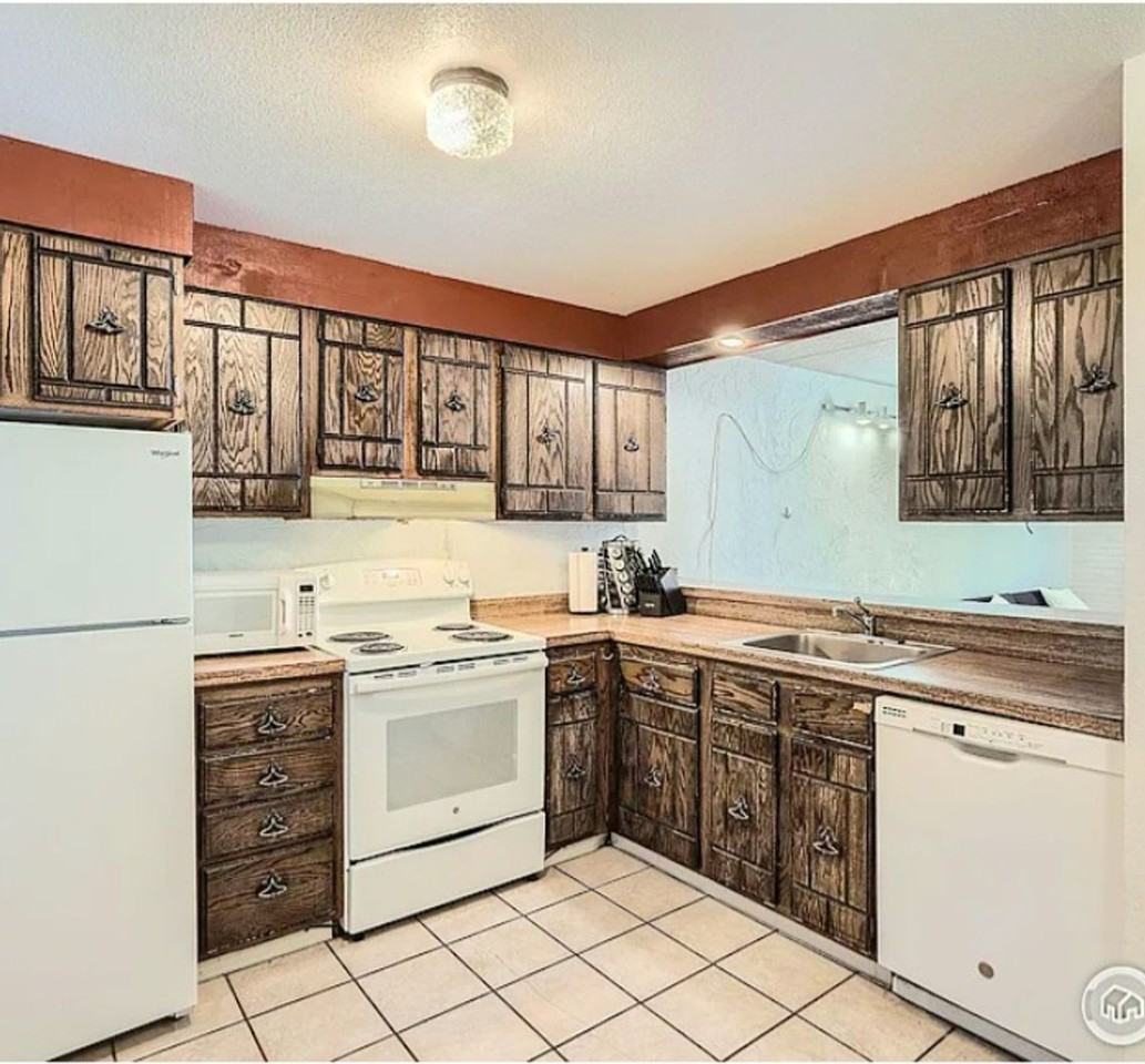 805 29th St #405 - Photo 7 of 16