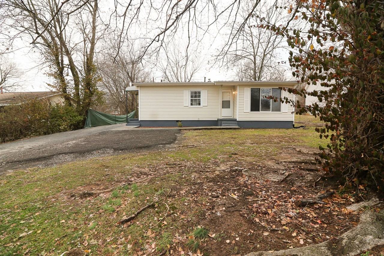 407 Knox Ave - Photo 2 of 27