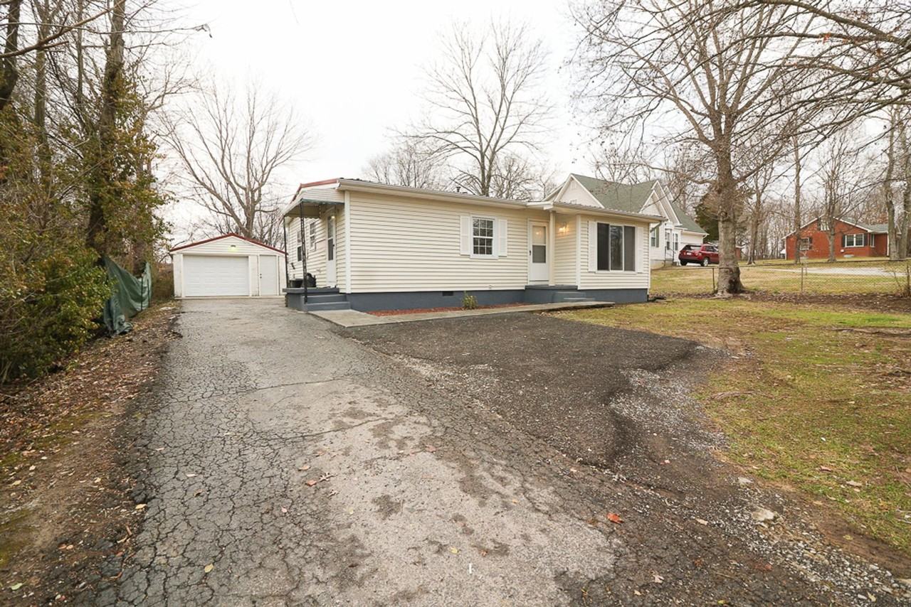 407 Knox Ave - Photo 3 of 27