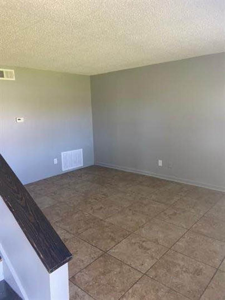 Room to Rent - Photo 3 of 10