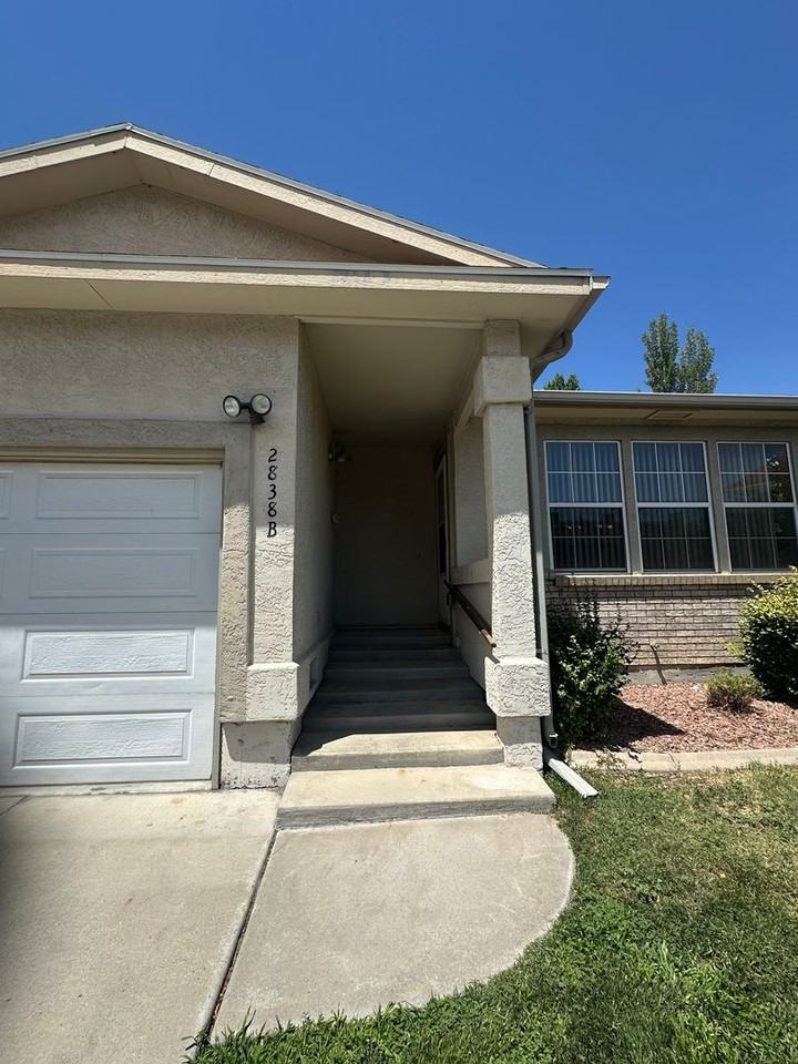 2838 Grand Falls Cir #B - Photo 3 of 18