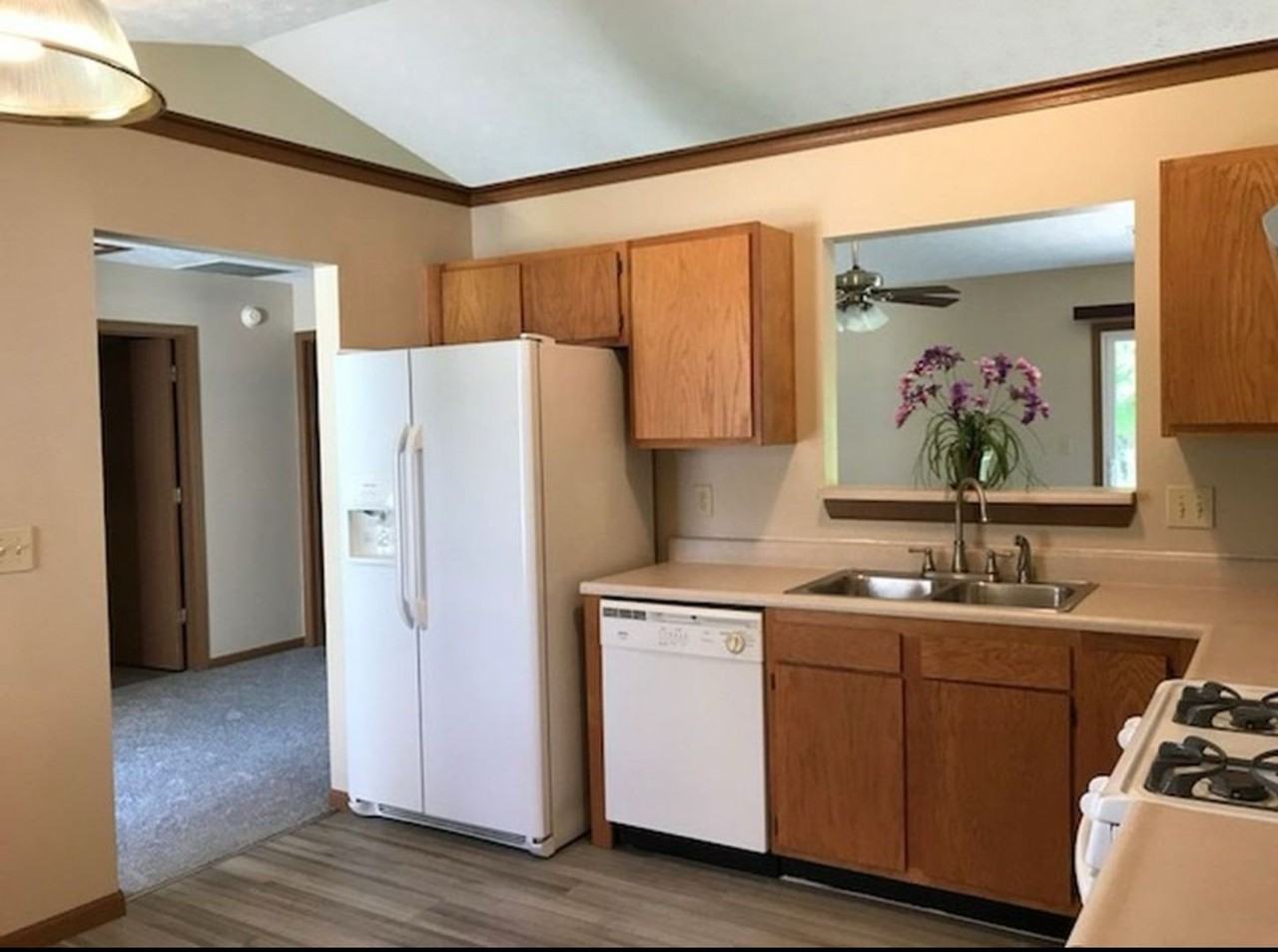 3140 Stratus Dr - Photo 2 of 10