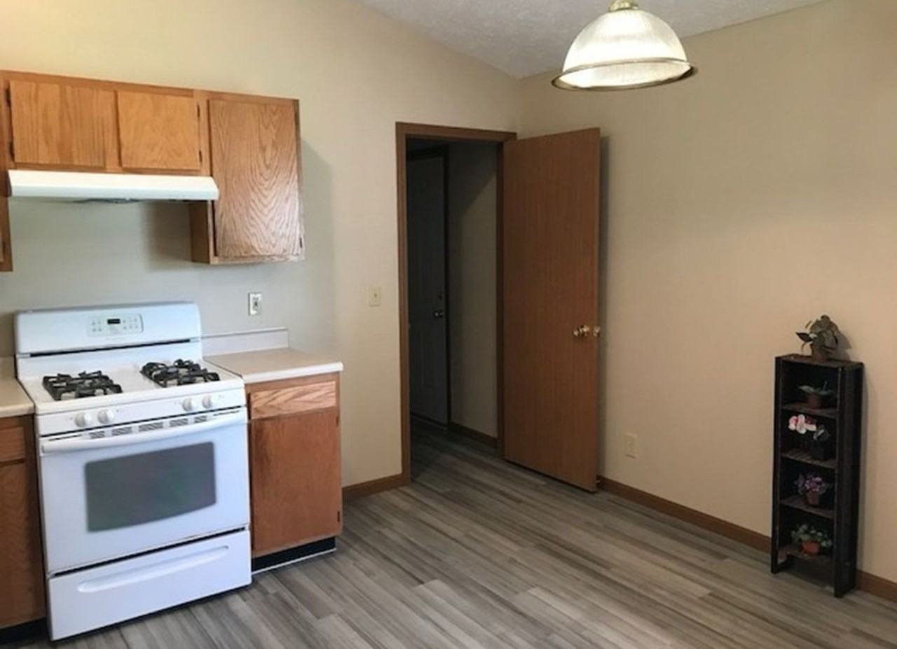 3140 Stratus Dr - Photo 4 of 10