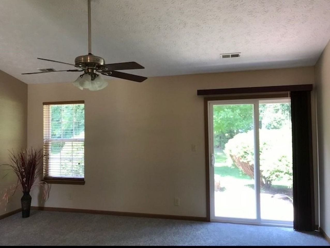 3140 Stratus Dr - Photo 6 of 10