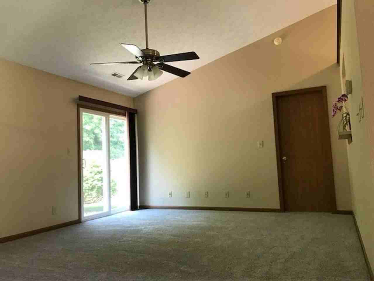 3140 Stratus Dr - Photo 7 of 10