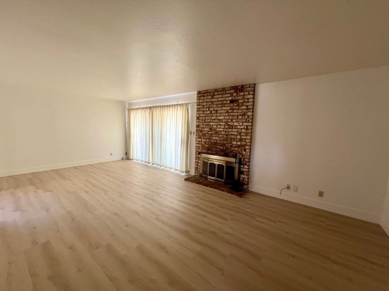 5771 W Walbrook Dr - Photo 2 of 15