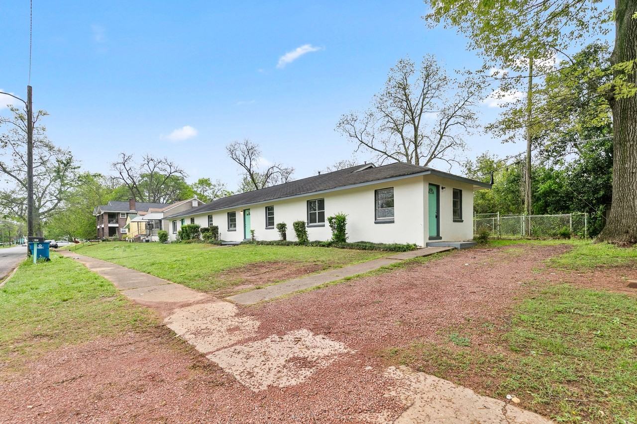 40th Place Triplex - Photo 2 of 30