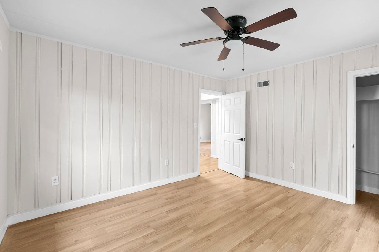 40th Place Triplex - Photo 3 of 30