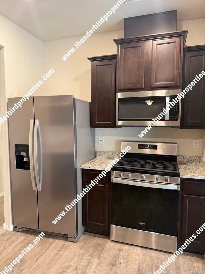 1523 Borrego Dr Se - Photo 3 of 26