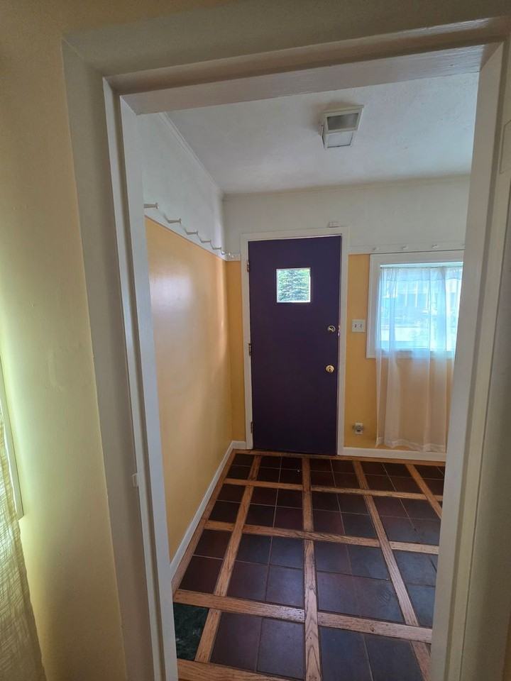 1551 Sunrise Dr - Photo 4 of 21