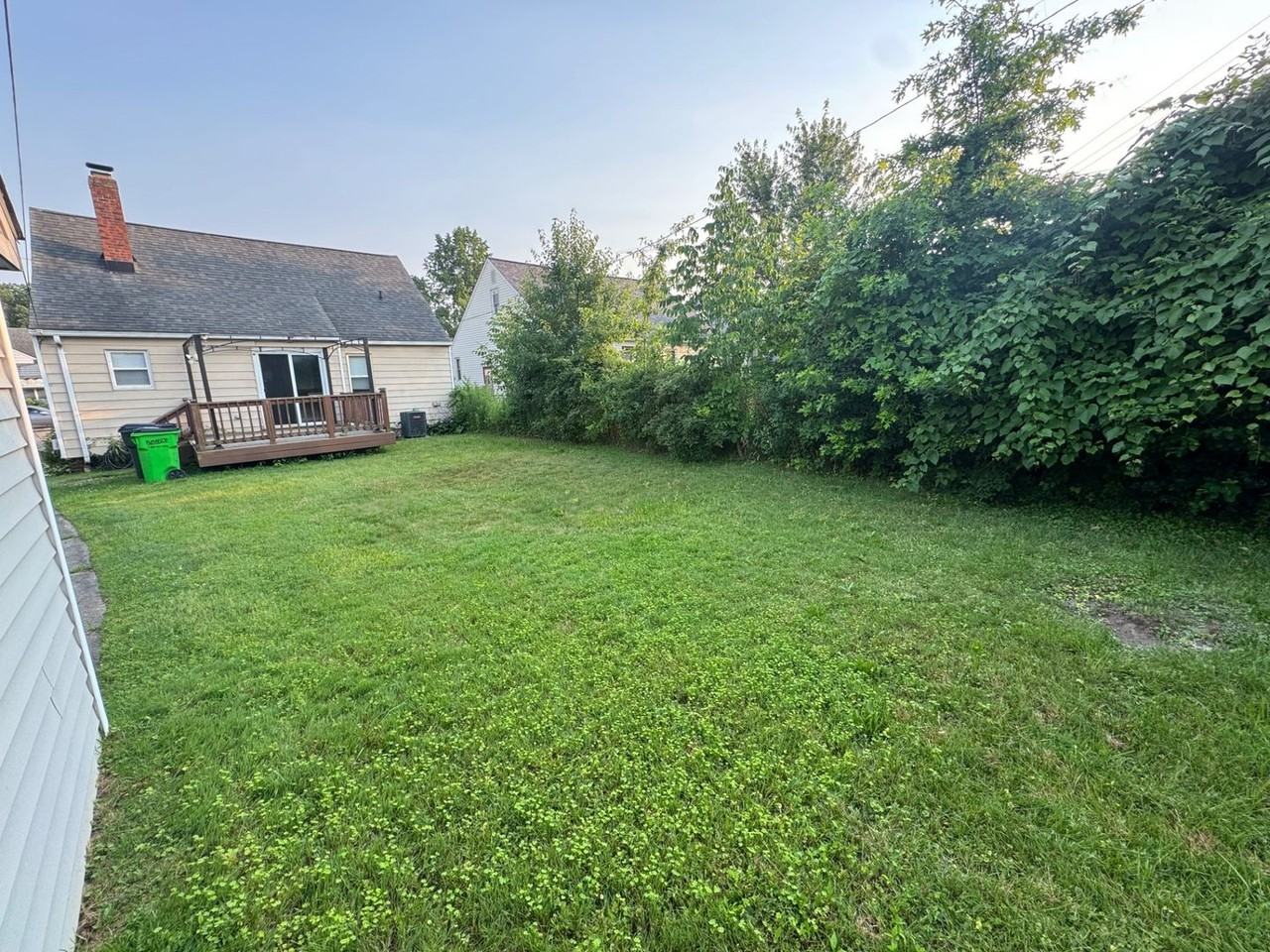 13709 Maple Leaf Dr - Photo 2 of 33