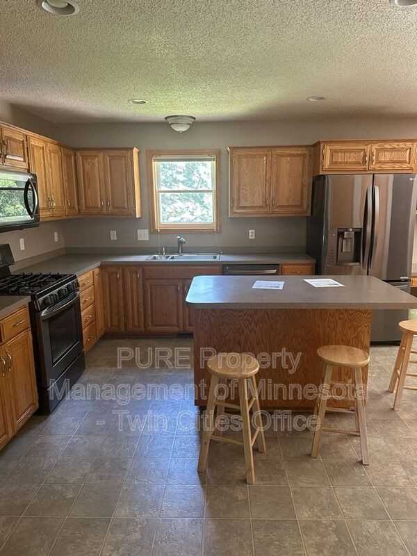 1786 Ide St - Photo 2 of 20